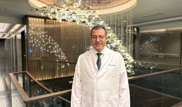 Erkeklerde diş estetiğinde yeni moda: Grillz