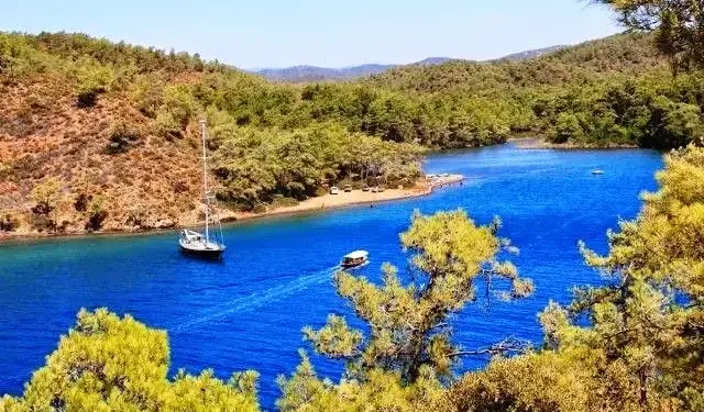 Marmaris’te Saklı Cennet: Bencik Koyu Rehberi