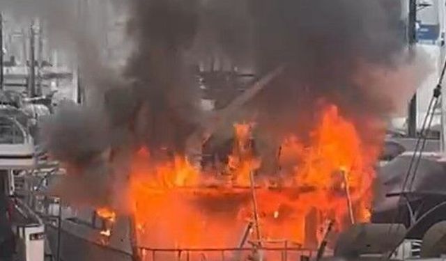 Bodrum'da Sadri Şener'in motoryatında yangın çıktı