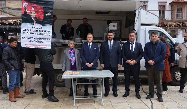 Menteşe’de Alparslan Türkeş İçin Lokma Hayrı Düzenlendi