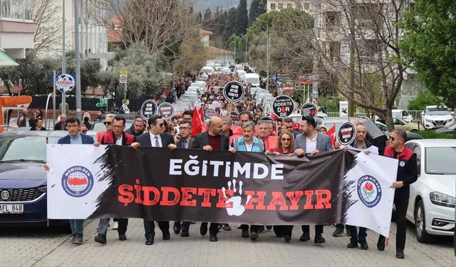 Muğla’da öğretmenlerden saldırıya tepki yürüyüşü