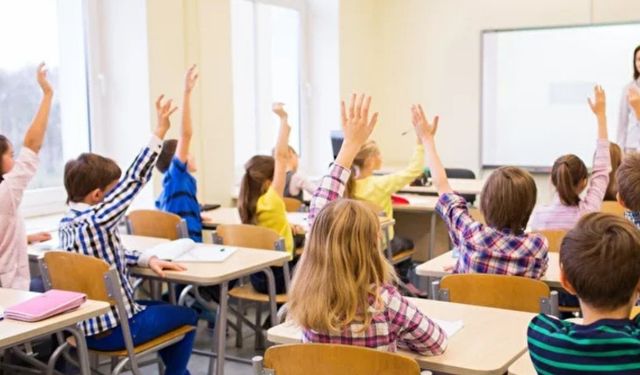 15 Nisan yarın okullar tatil mi? İstanbul, Ankara ve İzmir'de yarın okul var mı?