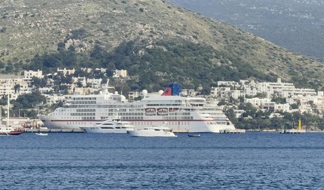 Bodrum’a Dev Kruvaziyer Akını: Alman Turistler İlçeyi Doldurdu
