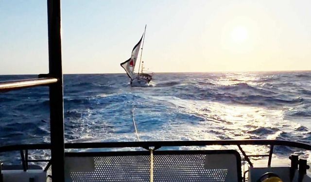Fethiye’de denizde mahsur kalan 9 kişi kurtarıldı
