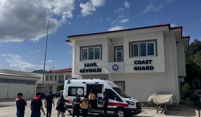 Özel teknede rahatsızlanan vatandaşa tıbbi tahliye