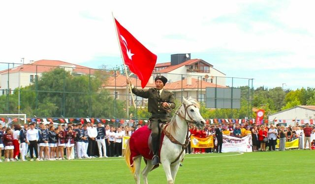 Datça'da atlı gösteri ayakta alkışlandı