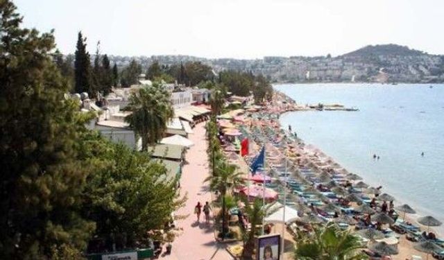 Bodrum Özgür Plajı: Bitez’de Doğayla İç İçe Konforlu Tatil