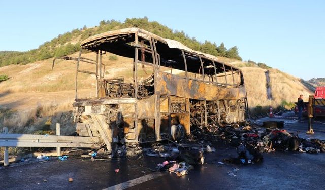 Denizli’deki 8 kişinin öldüğü otobüsten geriye sadece demir yığını kaldı