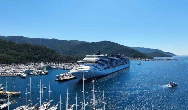 Marmaris’e üç dev kruvaziyerle 12 bin ziyaretçi geliyor