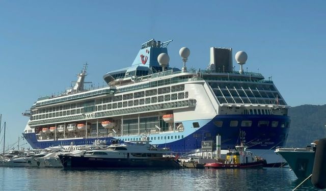 Marmaris’e Bir Haftada Dört Kruvaziyer Geldi
