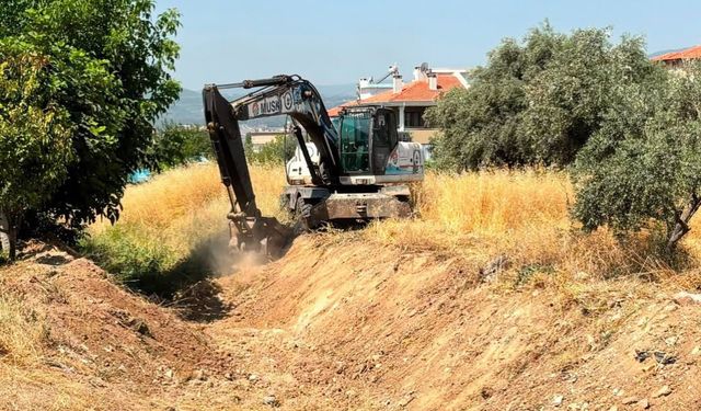 MUSKİ Yatağan’da Dereleri Taşkın Riskine Karşı Temizliyor