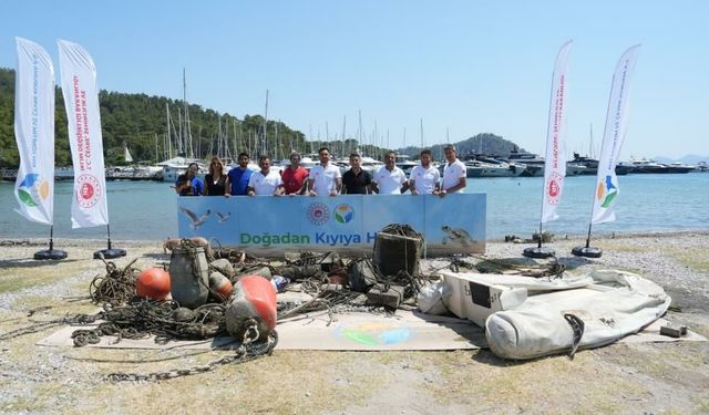 Göcek Halk Plajı’nda Deniz Dibi Temizlendi