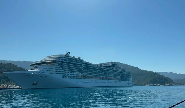 Dev kruvaziyer Marmaris’e 4 bin 111 turist getirdi