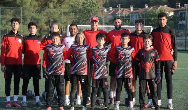 TFF Kaleci Koordinatörü Boğuşlu Gençlerle Buluştu