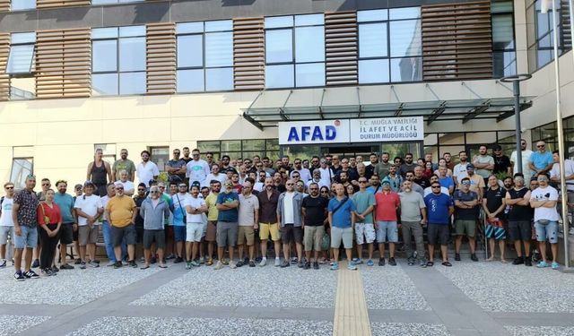 Ölüdenizli Yamaç Paraşütü Pilotları Taleplerini Valiliğe İletti