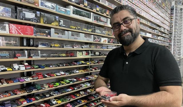35 yılda 15 binden fazla araba biriktirdi! Duvarlar yetmedi, tavana sabitledi