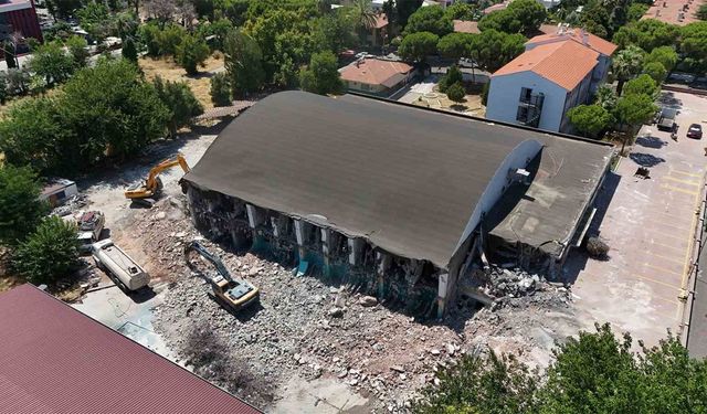 Aydın'da 65 yıllık o salon yıkılıyor: Duvarlar değil hatıralar gidiyor