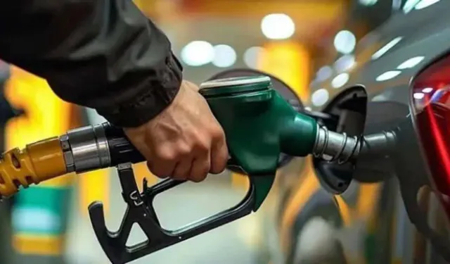 Akaryakıtta tarihi zam pompaya yansıdı: Motorin 90 lirayı aştı, benzin 80 liraya dayandı! İşte il il güncel fiyatlar