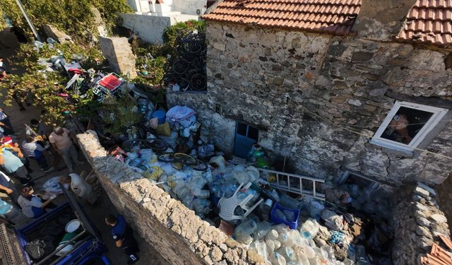 Çöp evden 5 ton atık çıktı