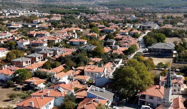 Ortaköy’de su ve elektrik kesintilerine tepki sürüyor