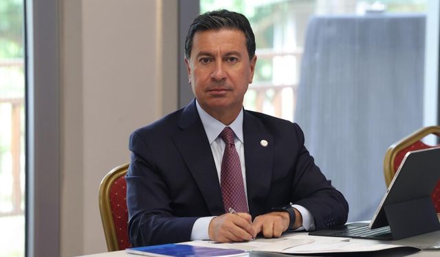 Son Dakika: Ahmet Aras CHP'den istifa etti!