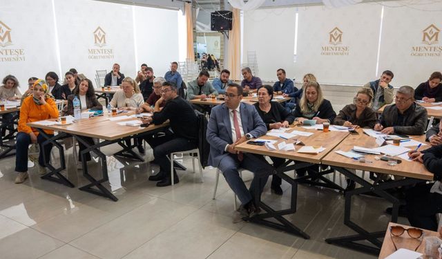 Menteşe’de müdür yardımcılarına yönetim semineri