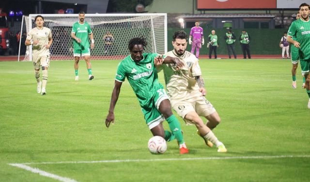 Muğlaspor-Bursaspor maçında ilk yarı golsüz sona erdi