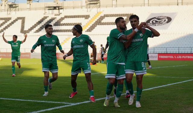 Muğlaspor, beş gollü ilk yarıyı Manisa’da önde kapattı
