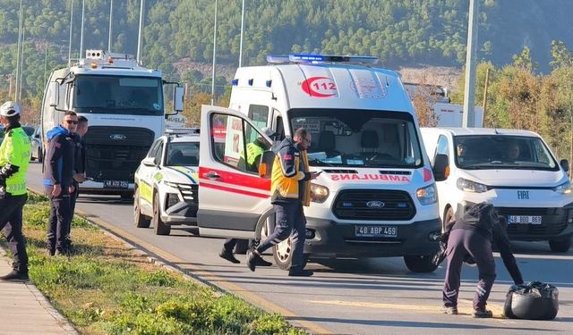 Menteşe’de motosiklet ile otomobil çarpıştı: 1 yaralı
