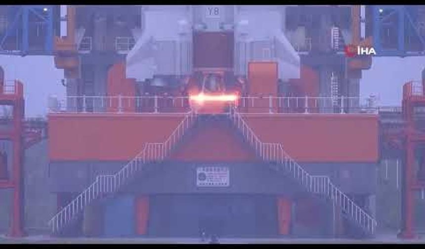 Çin'in uzay aracı Ay'ın karanlık yüzüne başarıyla indi