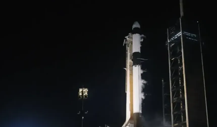 Uzay istasyonuna 2.7 tonluk malzeme taşıyan aracın yolculuğu başladı