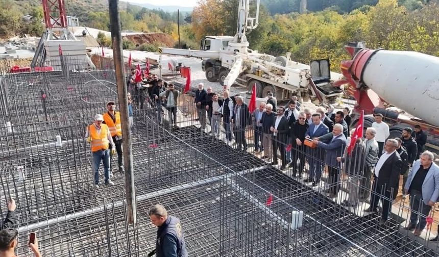 Kavaklıdere'de 9'uncu toplu konut için temel atıldı