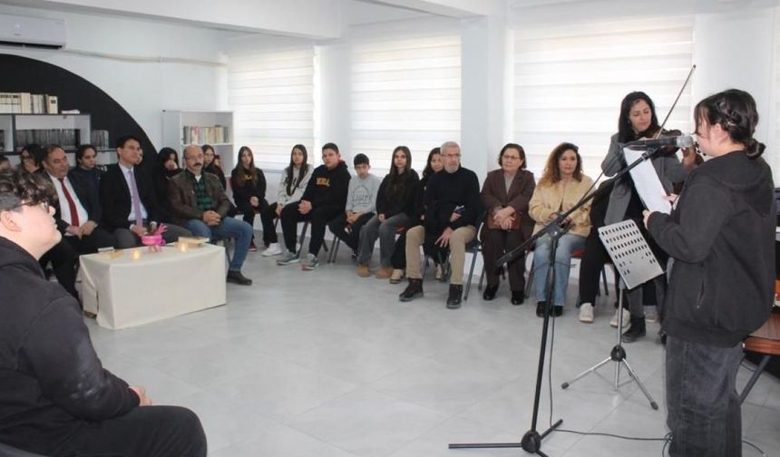 Köyceğizli öğrencilerden şiir ve müzik konseri