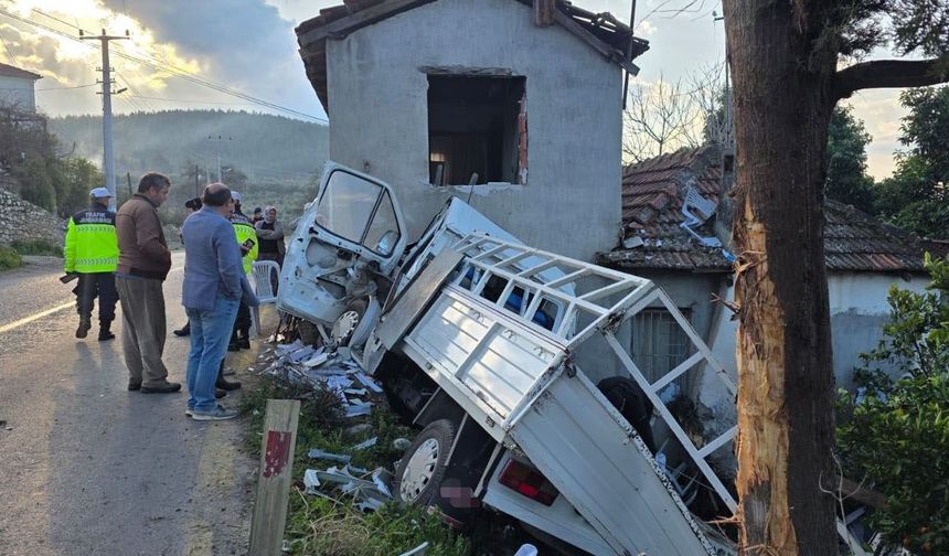 Kontrolden çıkan kamyonet eve çarptı: 1 ölü