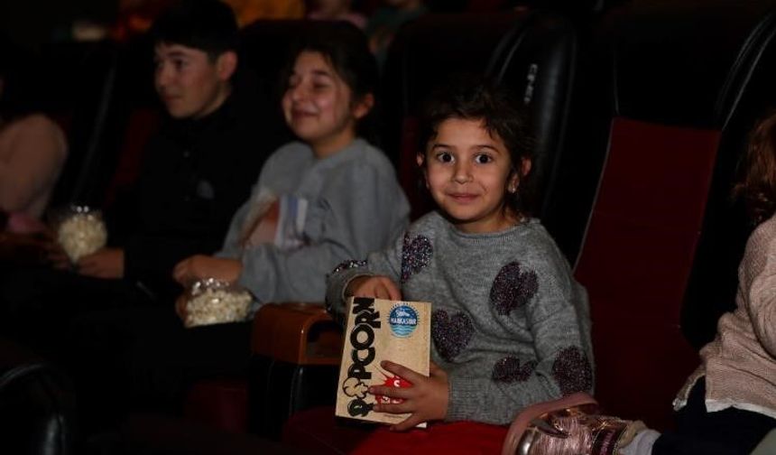 Bodrum'da çocuklara sürpriz sinema gösterimi