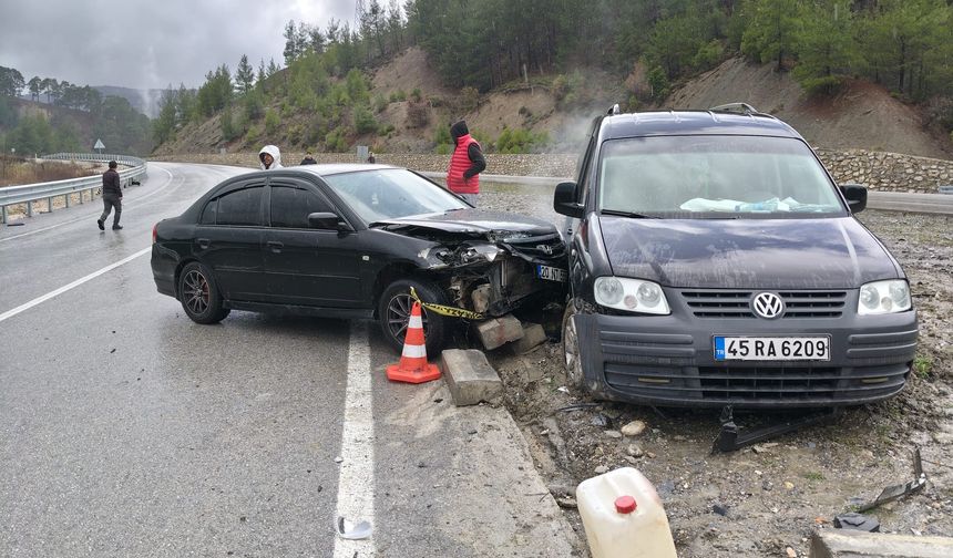 Muğla'da kaygan yol kazaya yol açtı
