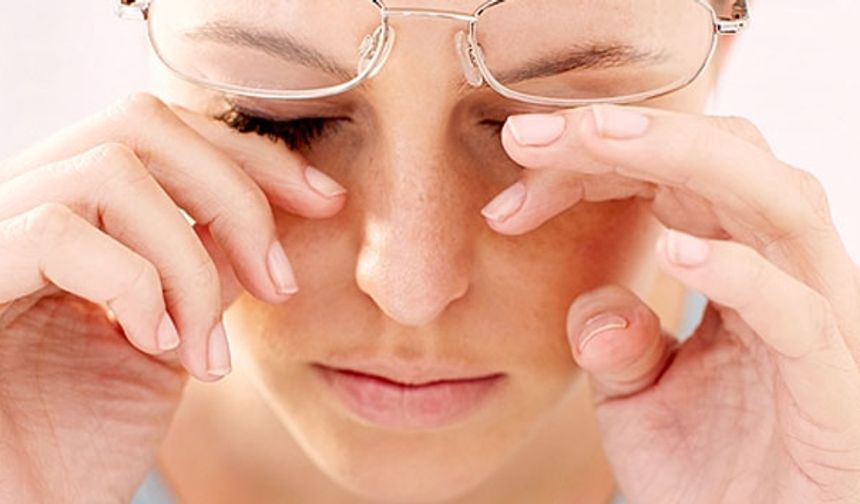 Uzun Süre Ekran Kullanımı Miyopi Riskini Yükseltiyor