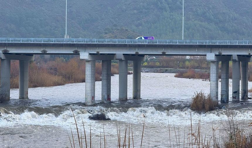 Akköprü Barajı’nda Kontrollü Su Salınımı Devam Ediyor