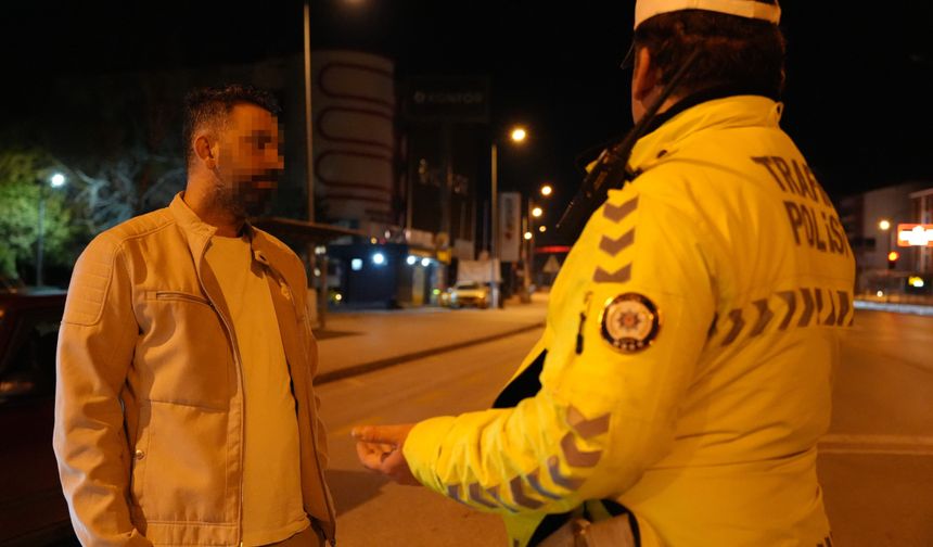 Alkollü sürücü polisten 'babalık' yapmasını istedi