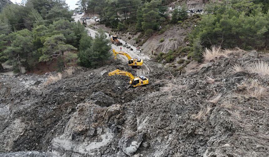Seydikemer’de Heyelana Büyükşehir’den Hızlı Müdahale