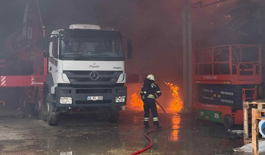 Milas OSB’de İnşaat Halindeki Fabrikada Yangın Paniği