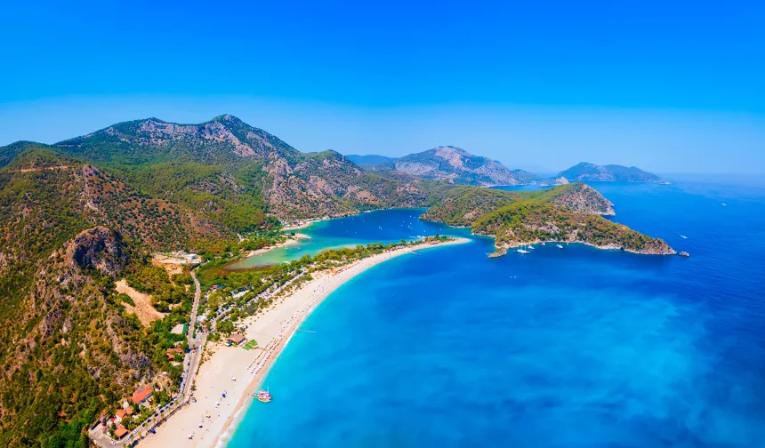 Turkuazın Efsaneye Dönüştüğü Yer: Ölüdeniz