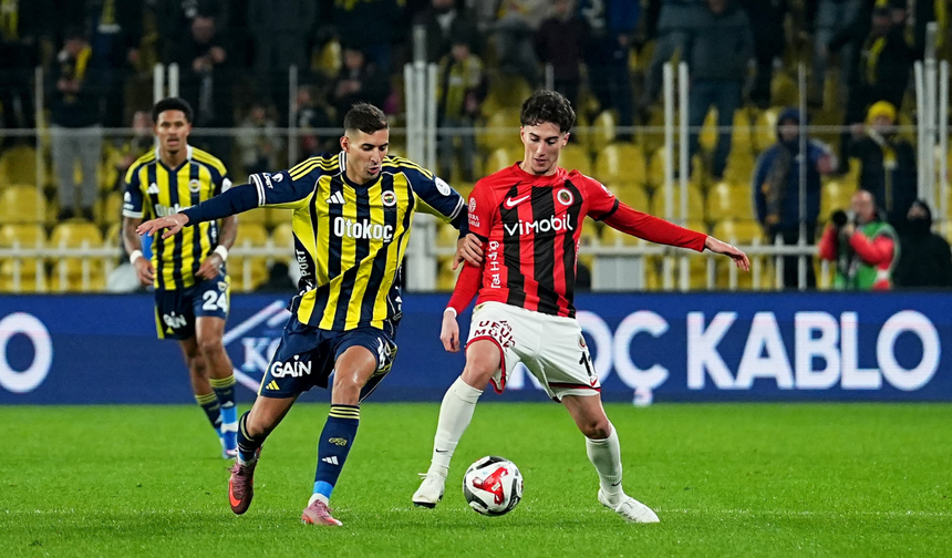 Trendyol Süper Lig: Fenerbahçe: 3 - Gençlerbirliği: 0 (İlk yarı)