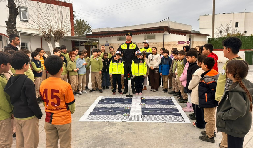 Bodrum'da öğrencilere uygulamalı trafik eğitimi