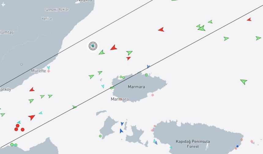 Marmara Denizi'ne atladığı iddia edilen genç için arama çalışması başlatıldı
