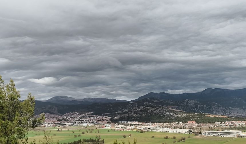 Muğla Menteşe Semalarında “Asperitas” Bulutları Görsel Şölen Sundu