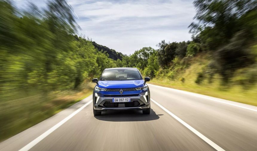 Yeni Renault Captur E-Tech Türkiye’de: Hibrit Teknoloji, Donanım, Fiyat ve Rakip Analizi
