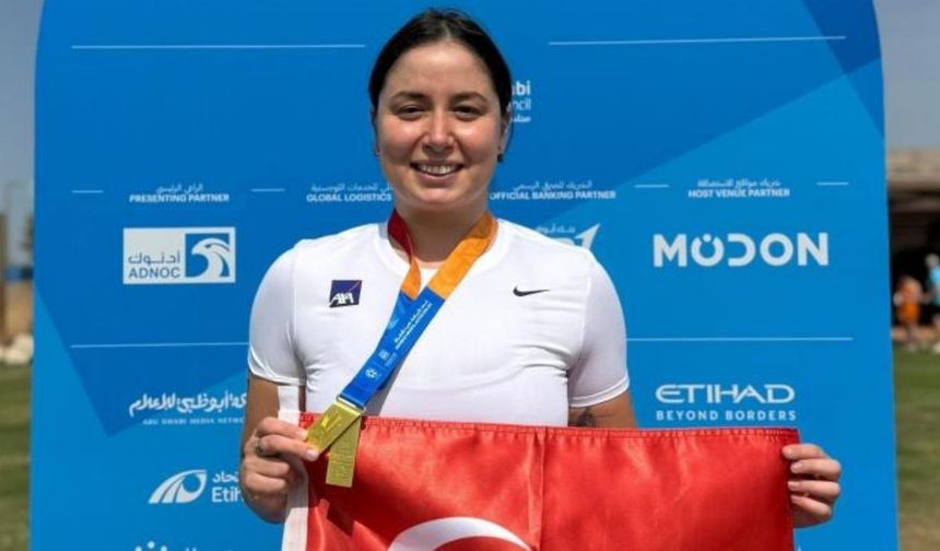 Milli Yüzücü Bengisu Avcı, Abu Dhabi’de Dünya Şampiyonu Oldu