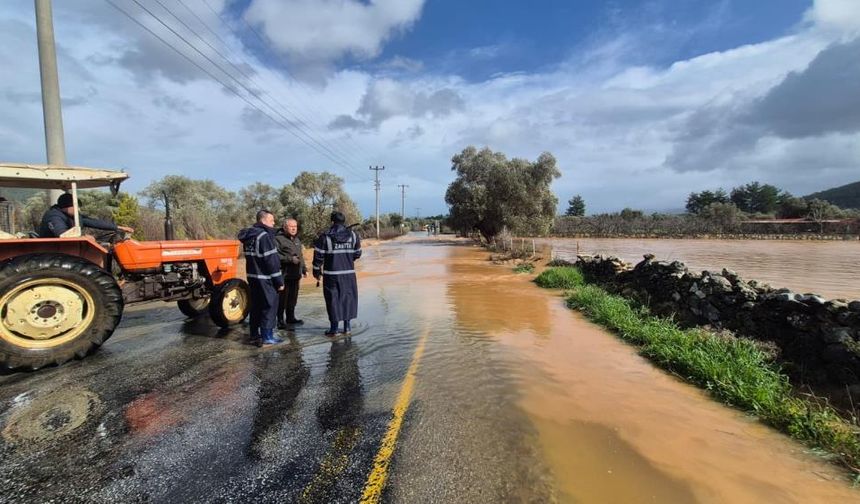 Bodrum’da Sağanak Hayatı Felç Etti: Yollar Kapandı, İşyerlerini Su Bastı