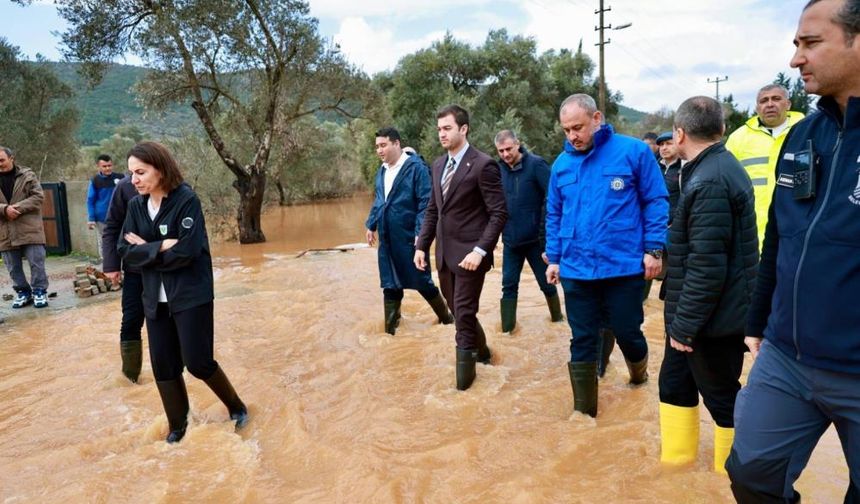 Başkan Mandalinci su taşkınlarının yaşandığı Kızılağaç’ta incelemelerde bulundu